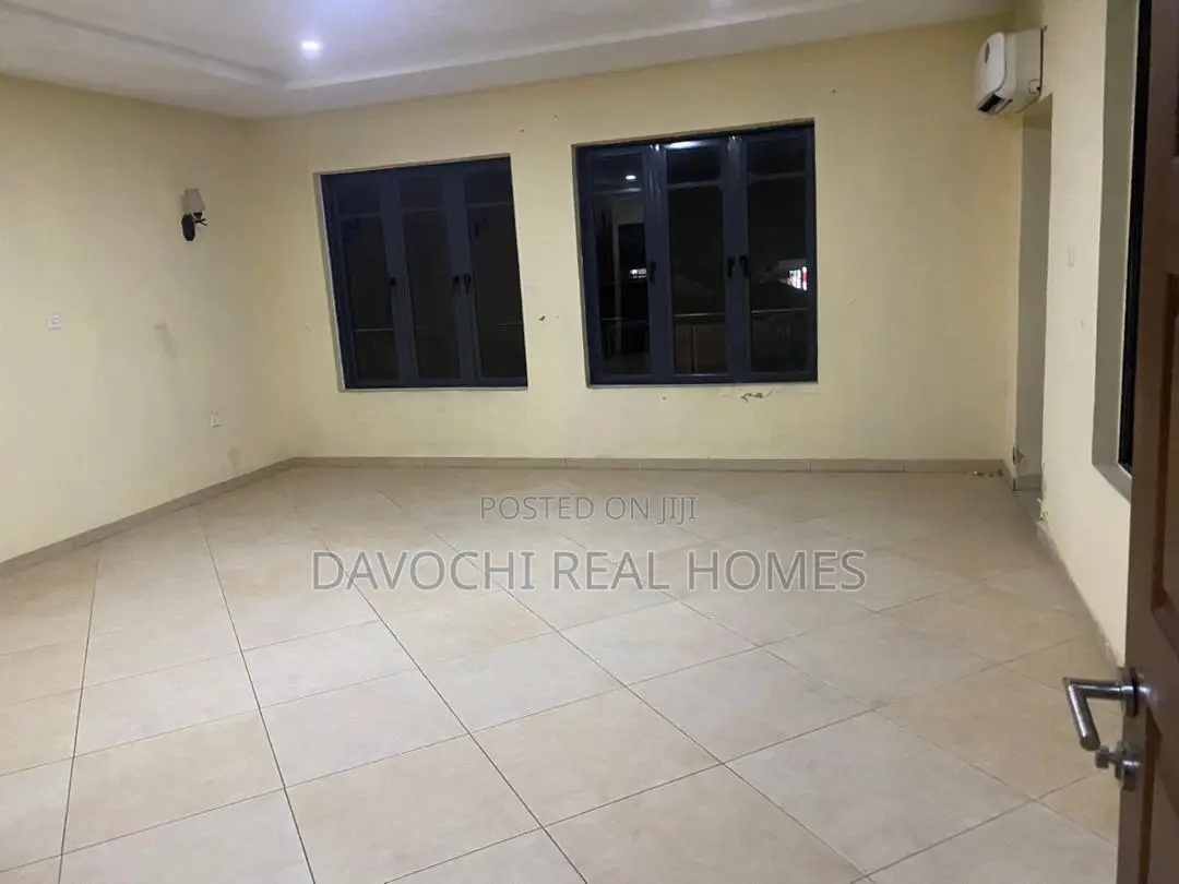3bdrm Penthouse in Victoria Island, for rent
