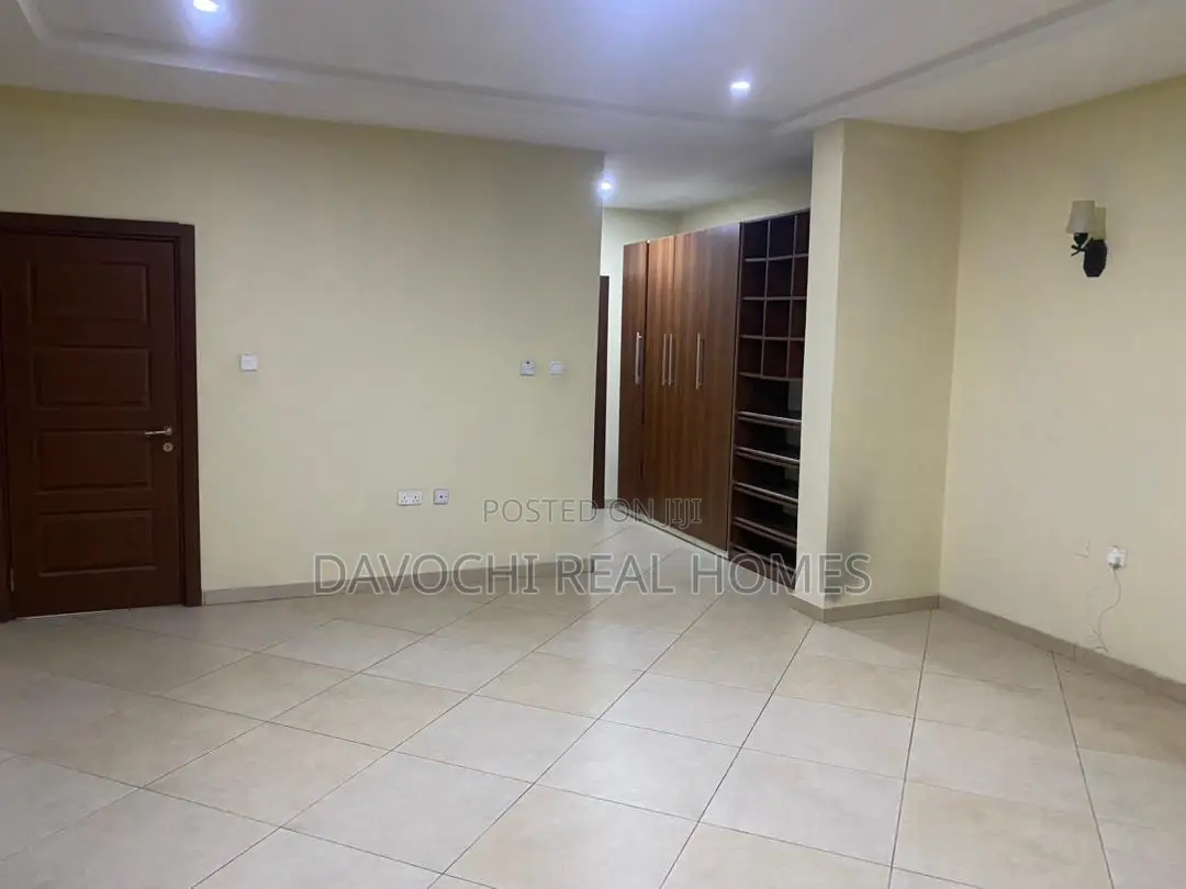 3bdrm Penthouse in Victoria Island, for rent
