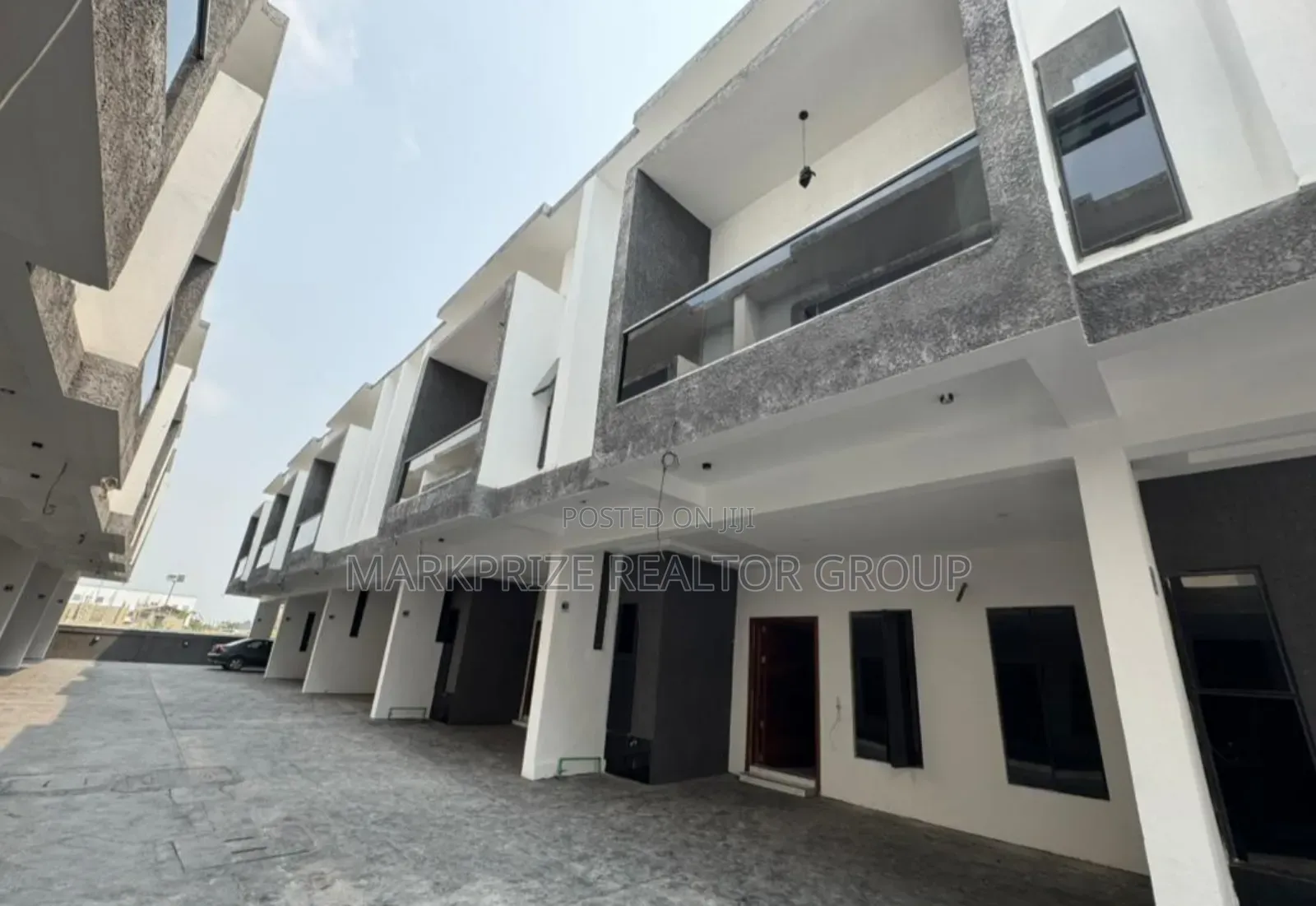 4bdrm Duplex in Ikota Lekki Lagos for sale