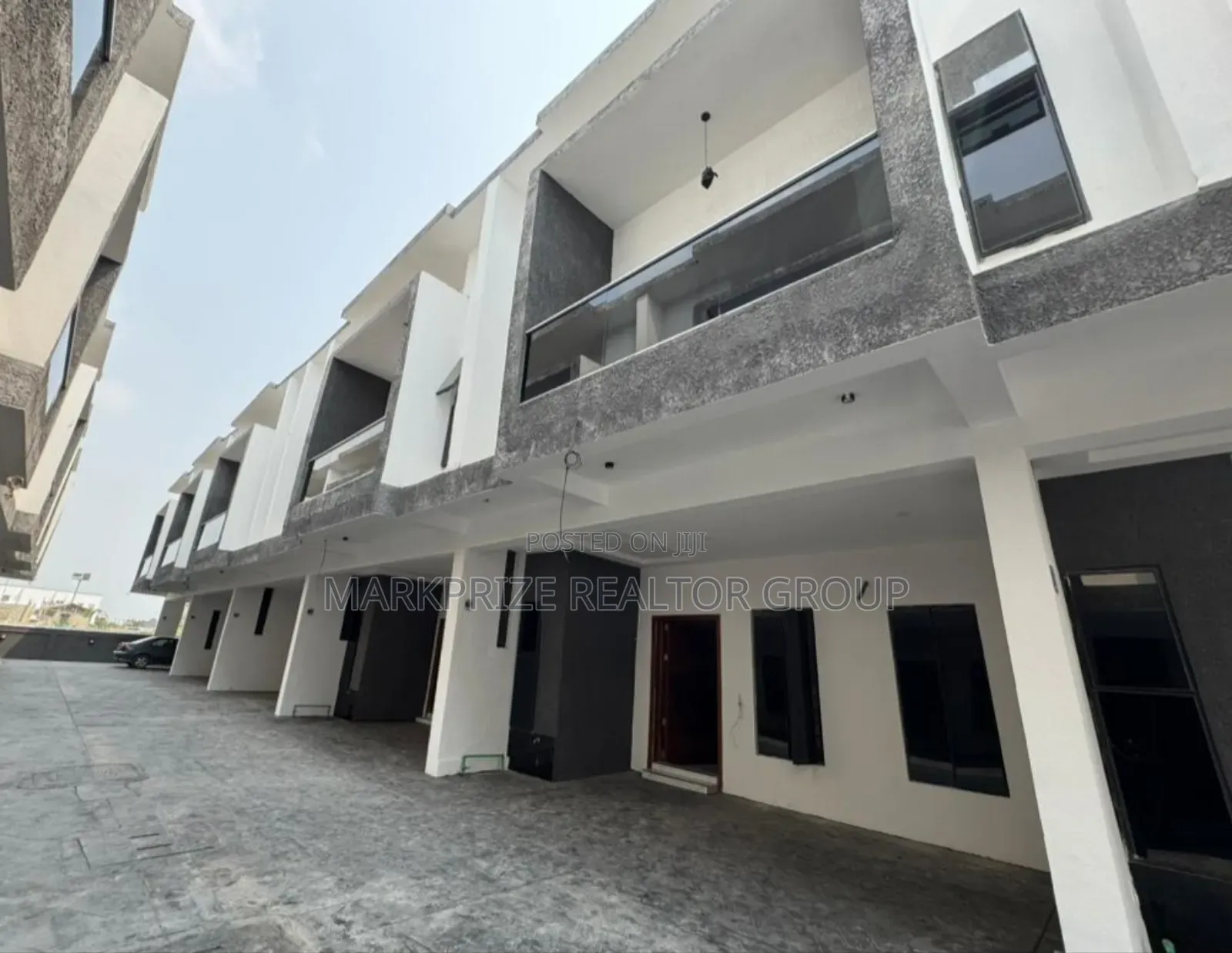 4bdrm Duplex in Ikota Lekki Lagos for sale