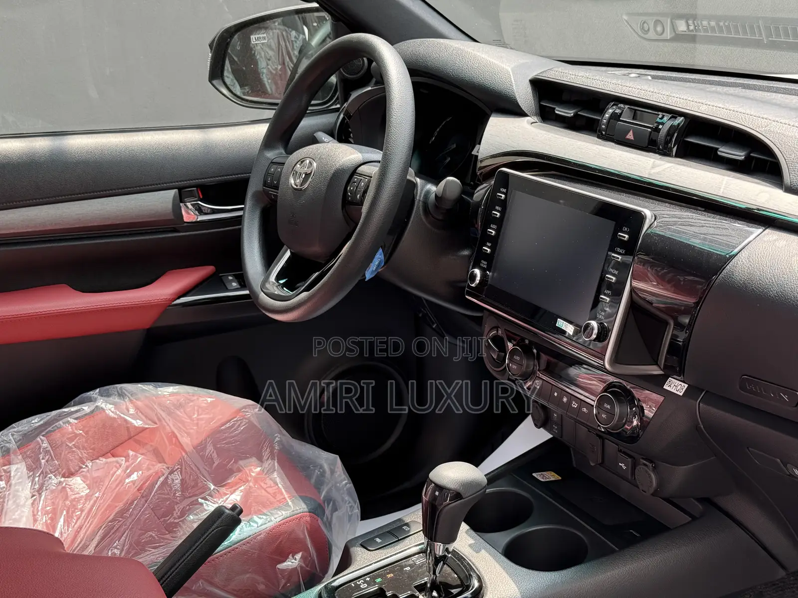 New Toyota Hilux 2025 Black