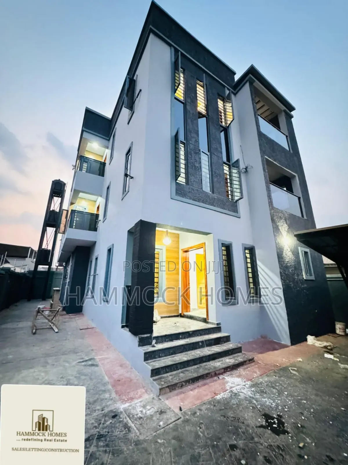 4bdrm Penthouse in Kolapo  Ishola  Gra, Akobo for sale