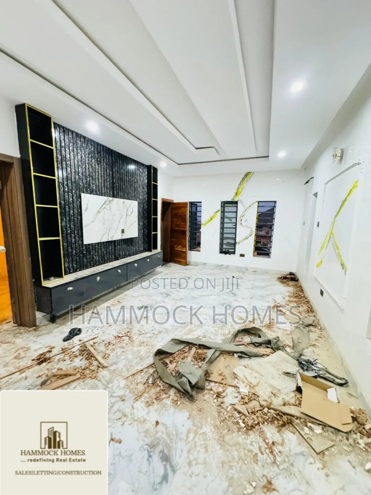 4bdrm Penthouse in Kolapo  Ishola  Gra, Akobo for sale
