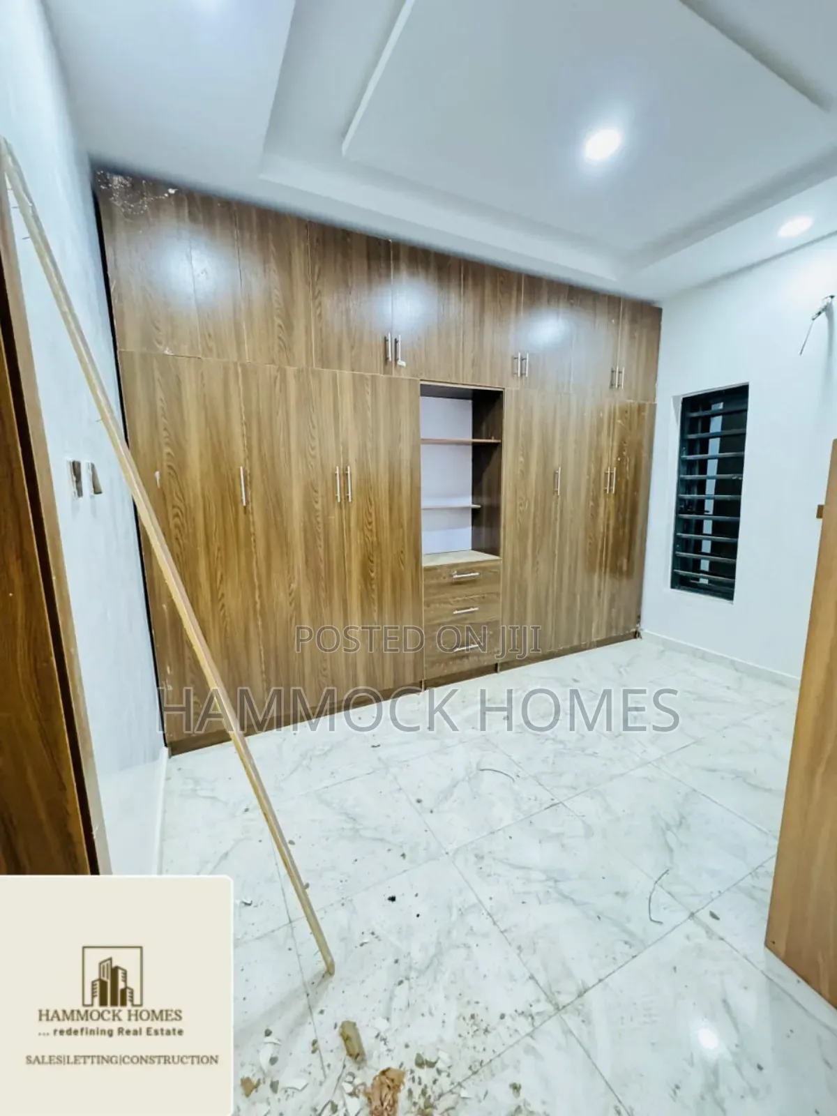 4bdrm Penthouse in Kolapo  Ishola  Gra, Akobo for sale