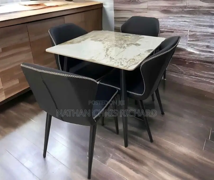 Elegant Dining Sit Comfortable in Your House