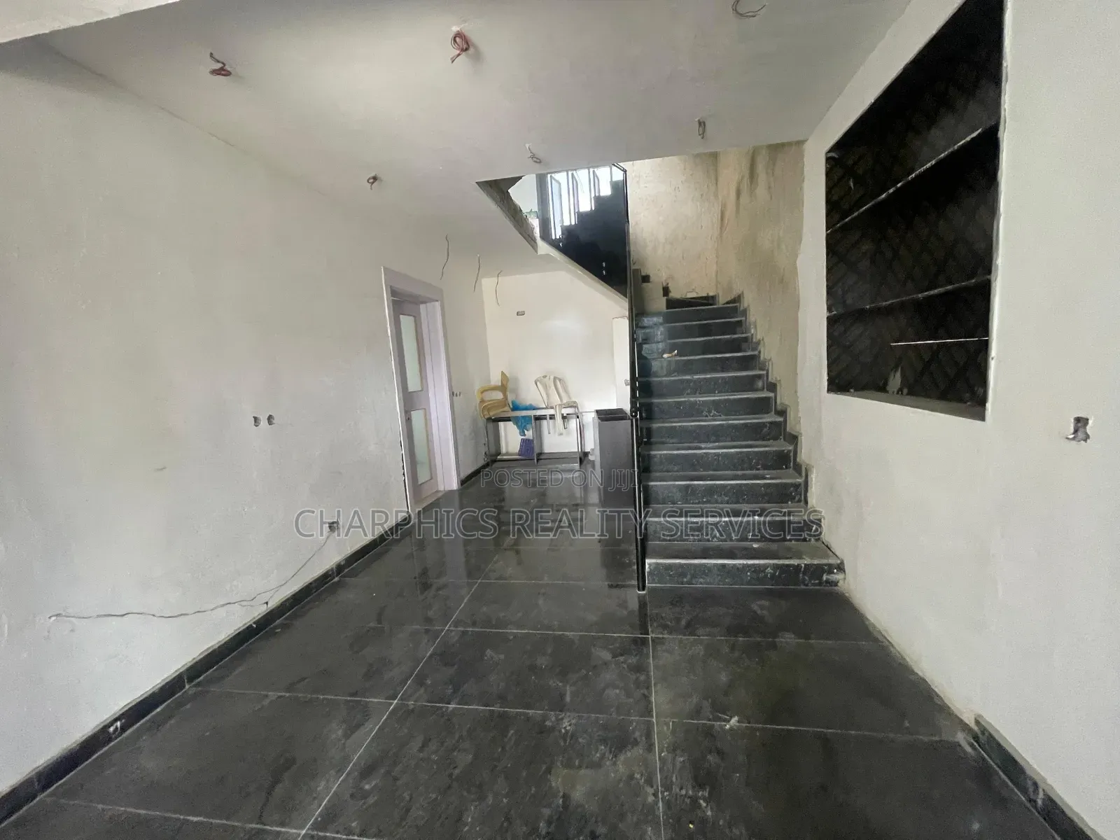 Building on 4floors Facing Water Front at Admiralty Rd Lekki 1