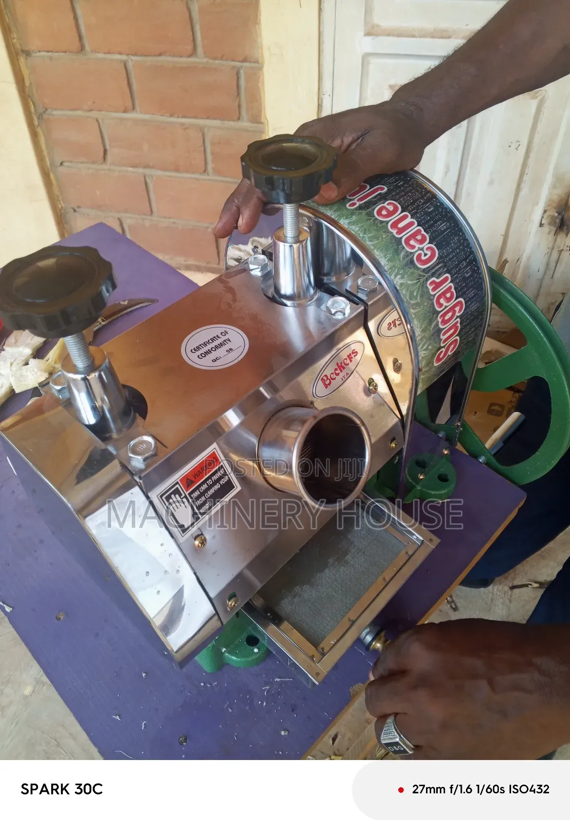 Sugarcane Juice Extractor Electric and Manual Are Available