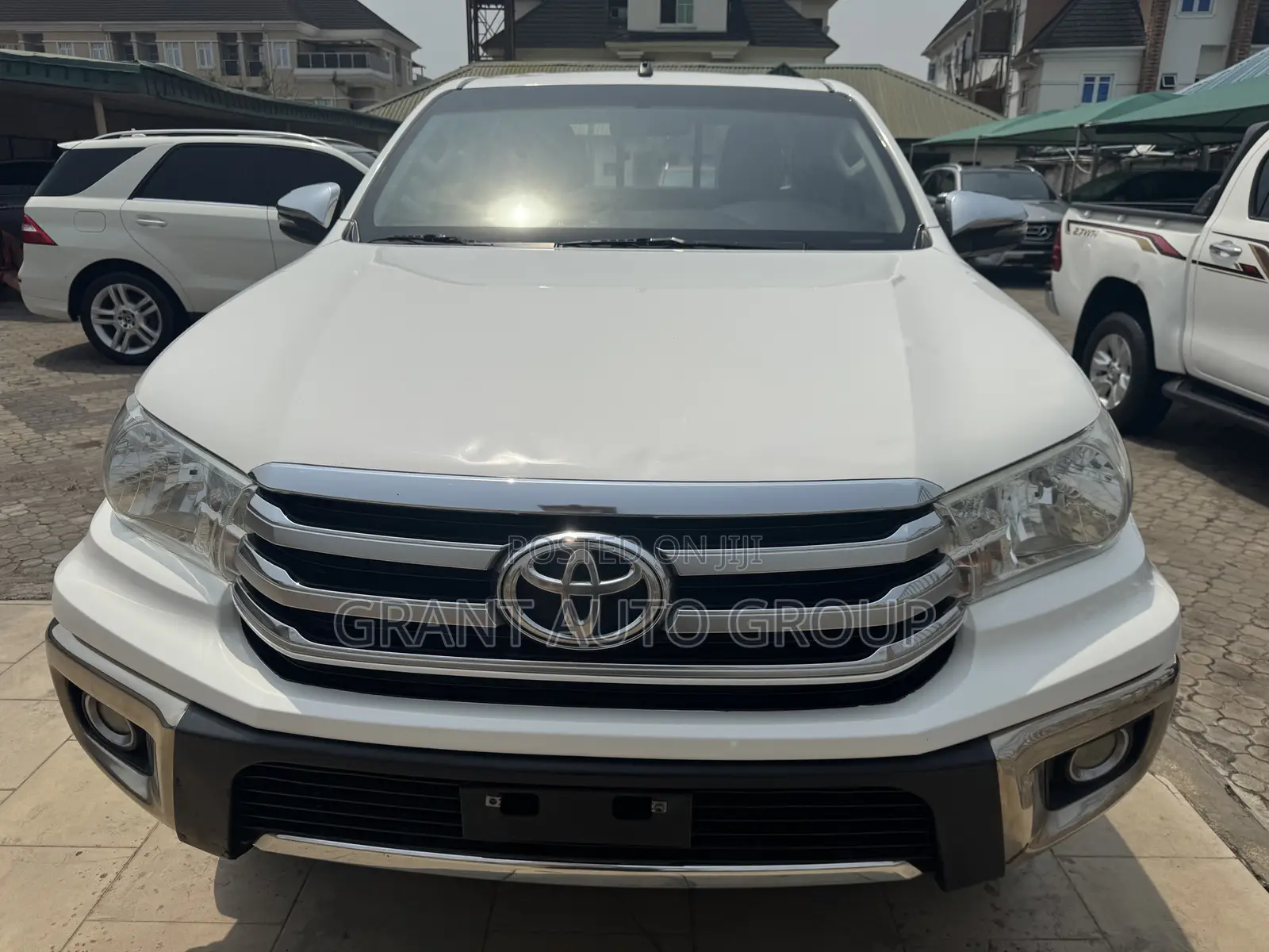 Toyota Hilux 2020 White