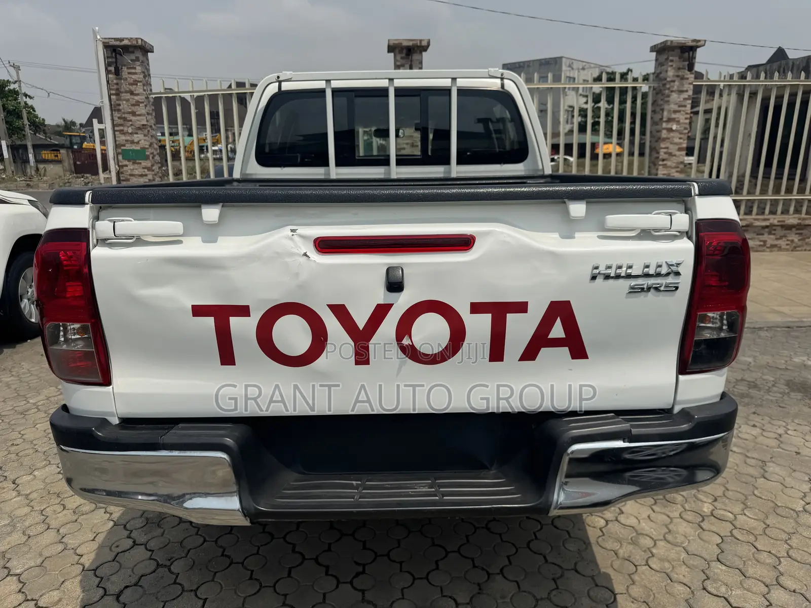Toyota Hilux 2020 White