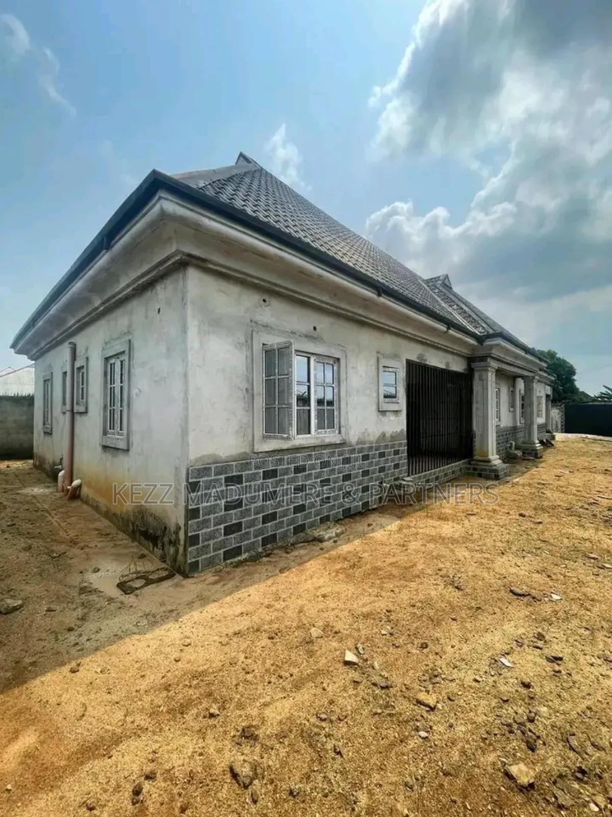 5bdrm Bungalow in Eneka , Port for sale