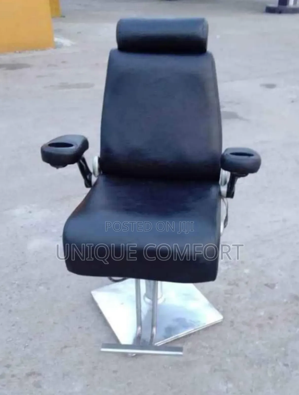Imported Executive Stylist/Barber Chair With Cup Holders