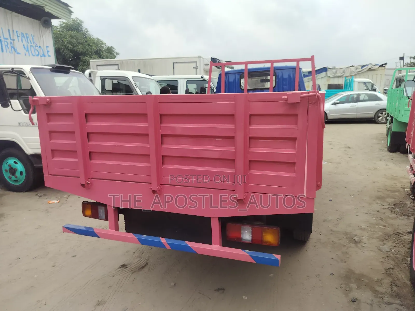 Toyota Dyna Six Tyres Blue Color