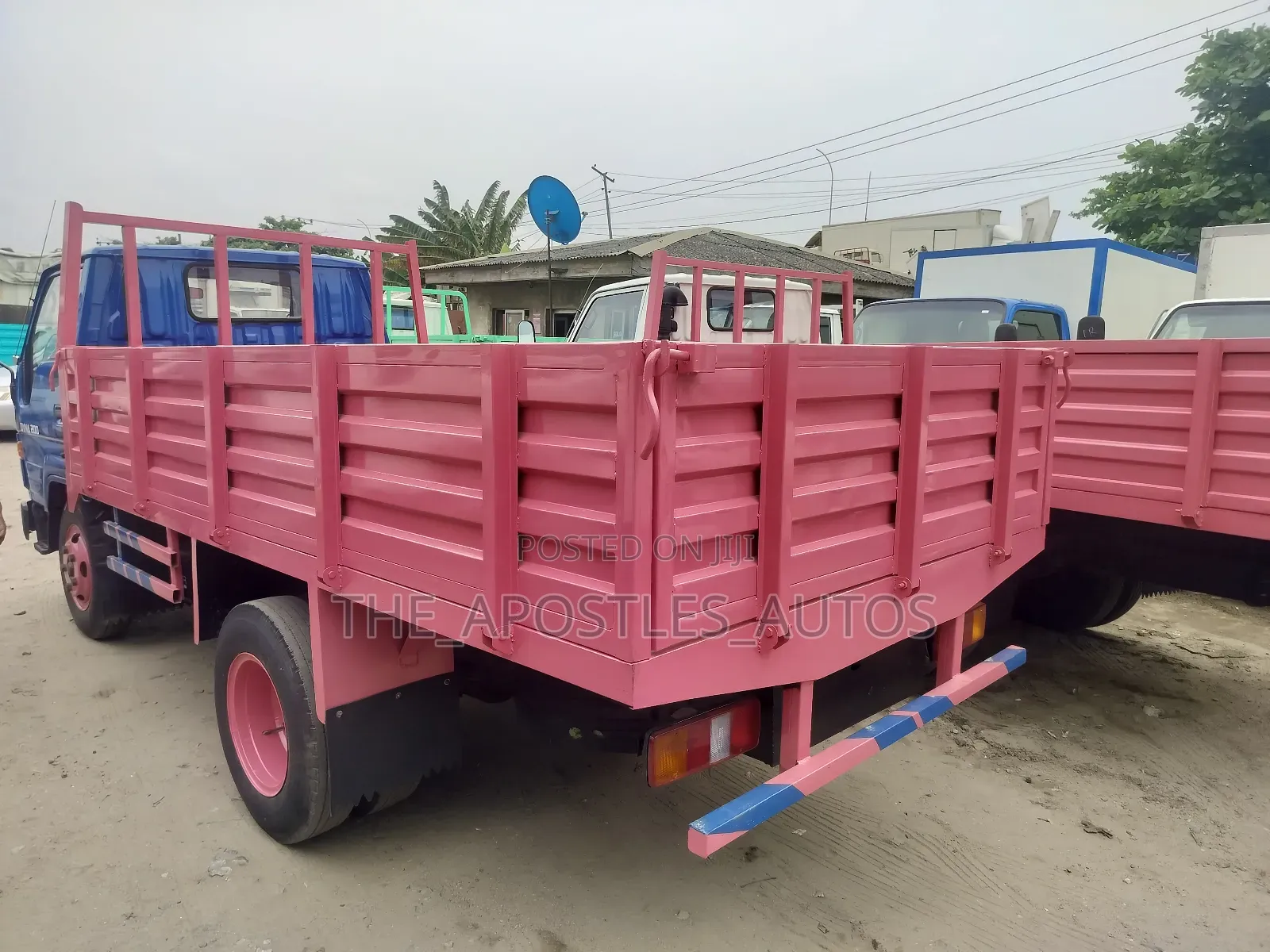 Toyota Dyna Six Tyres Blue Color