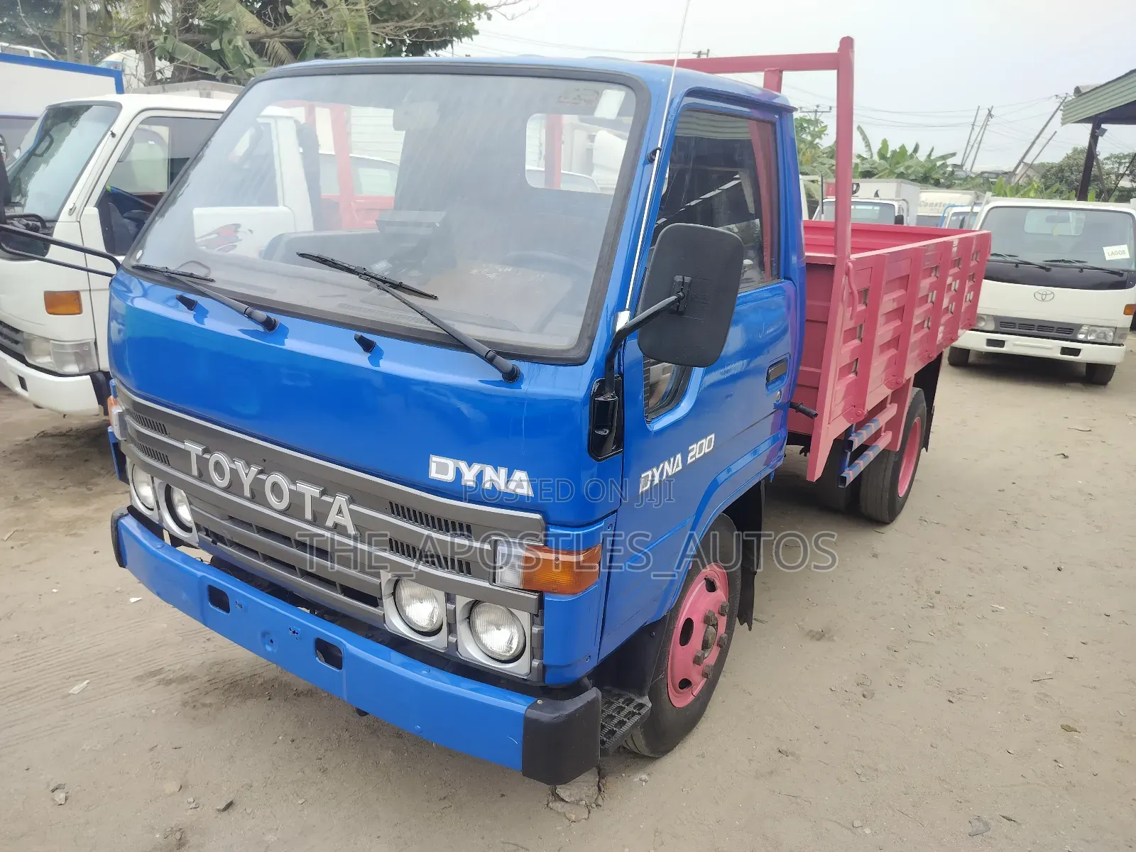 Six Tyres Dyna 200 Blue Color