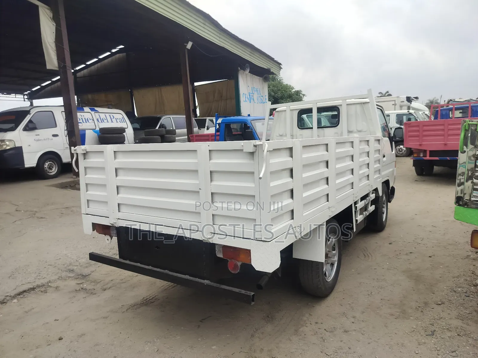 Toyota Dyna 100 With 4 Tyres