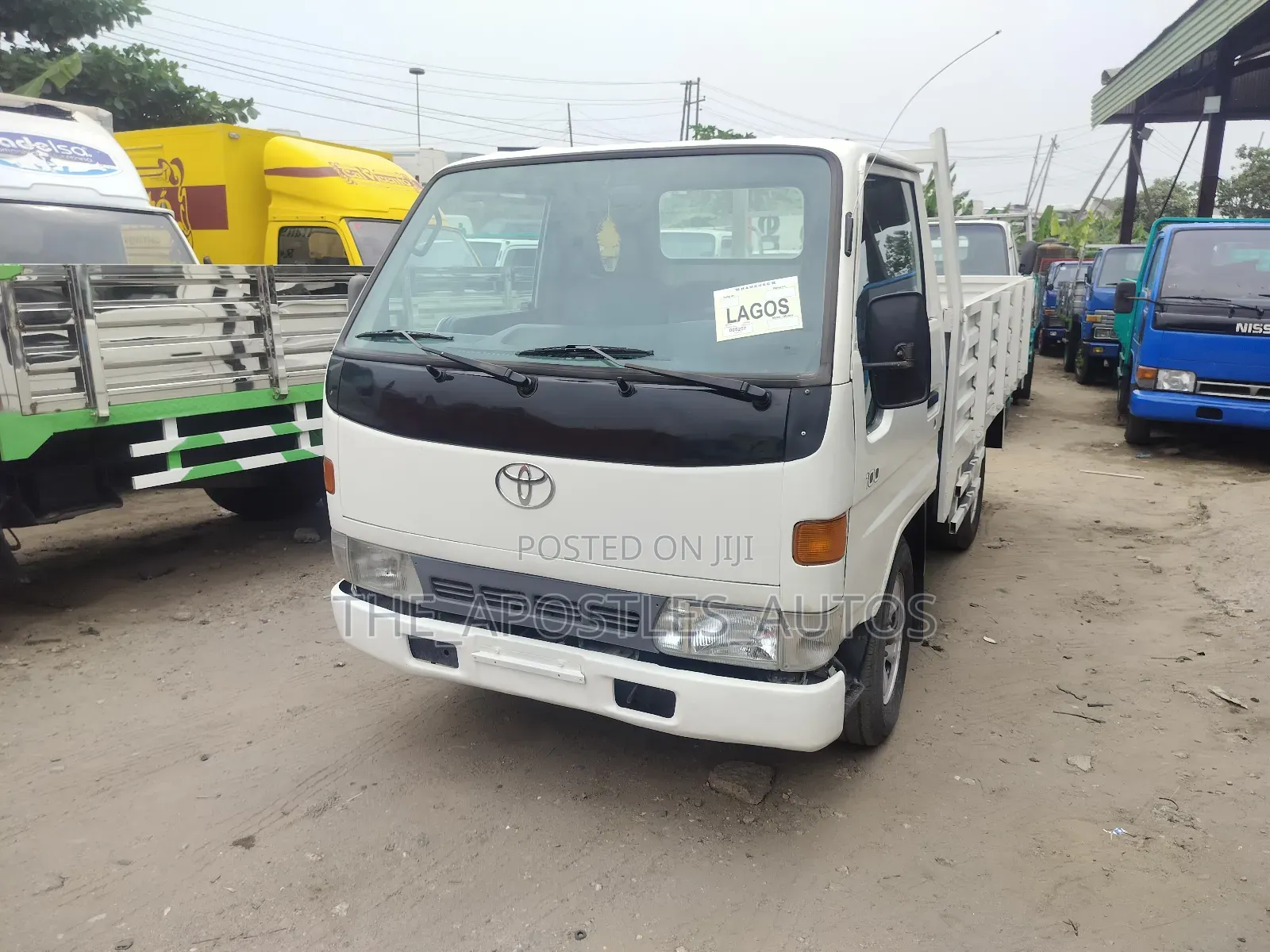 Toyota Dyna 100 With 4 Tyres