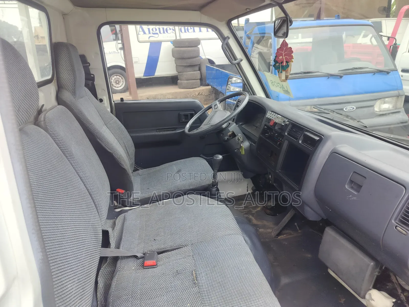 Toyota Dyna 100 White Truck