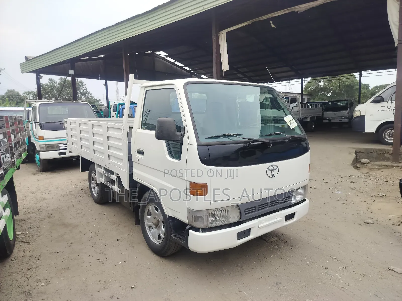 Toyota Dyna 100 White Truck