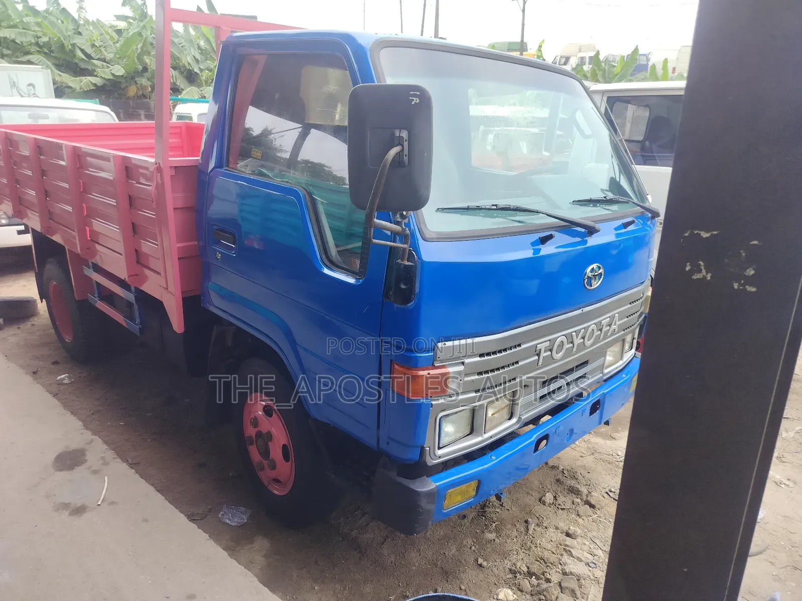 Toyota Dyna 300 Blue Color