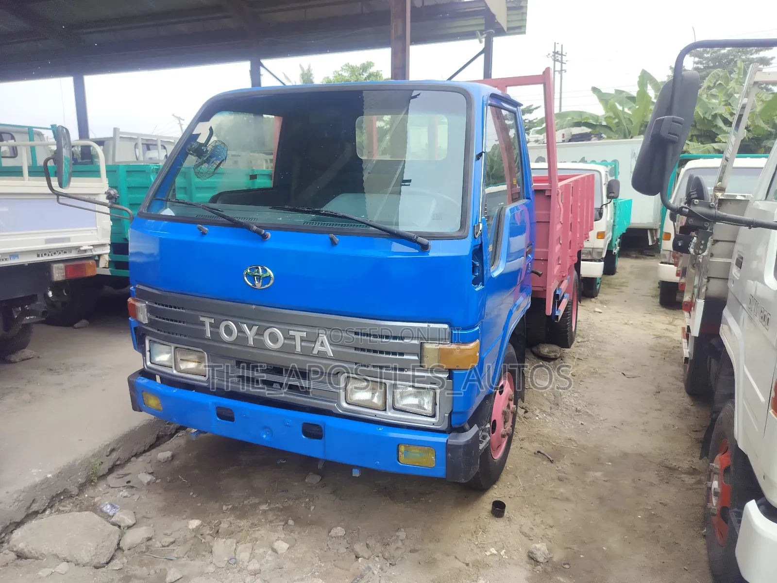 Toyota Dyna 300 Blue Color