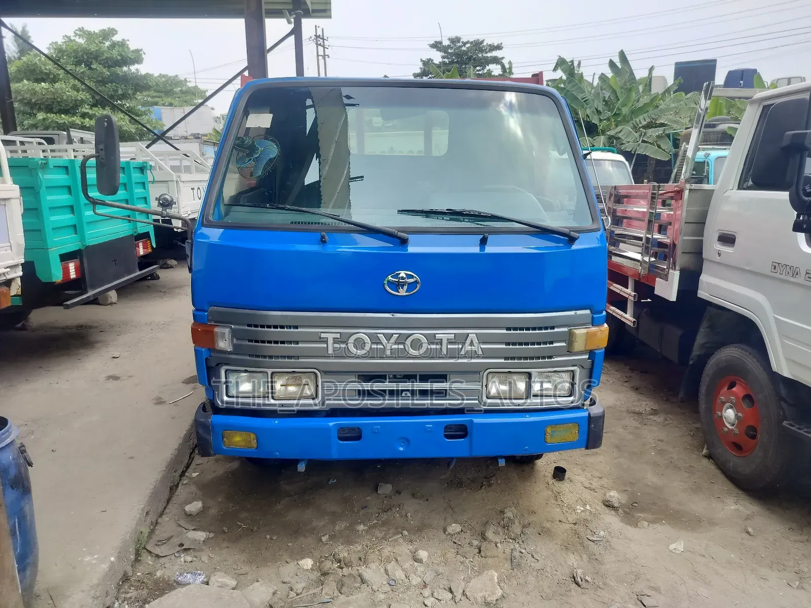 Toyota Dyna 300 Blue Color