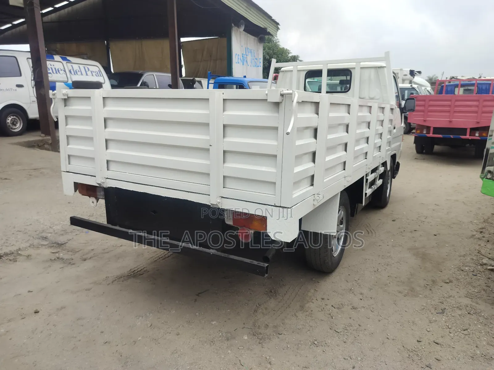 Toyota Dyna 100 White Color