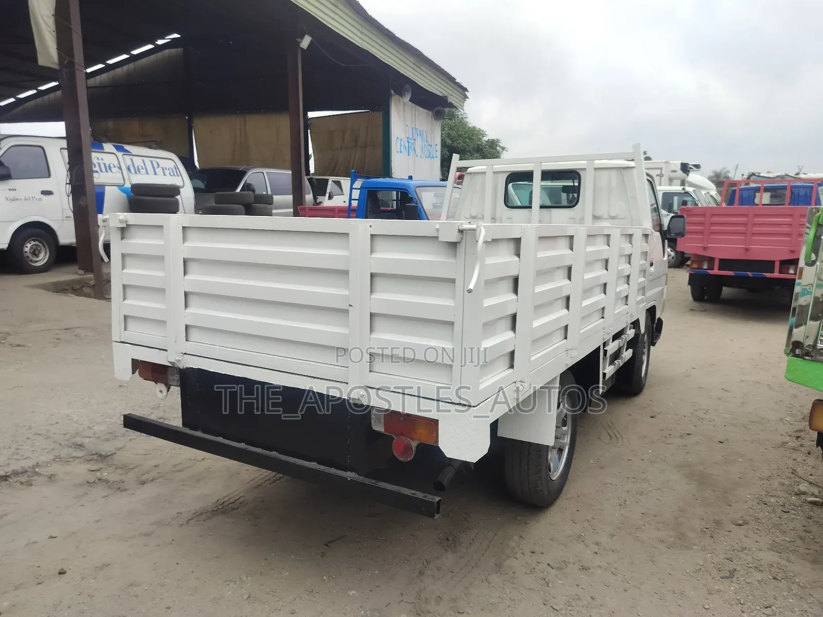 Toyota Dyna 100 White Color
