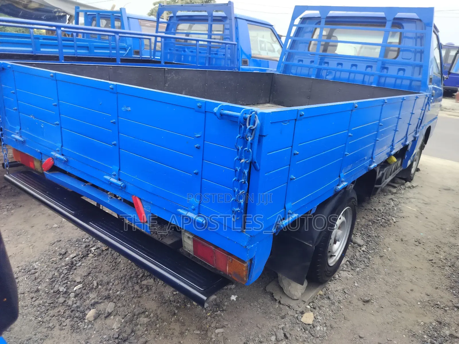 Mitsubishi Derica Truck