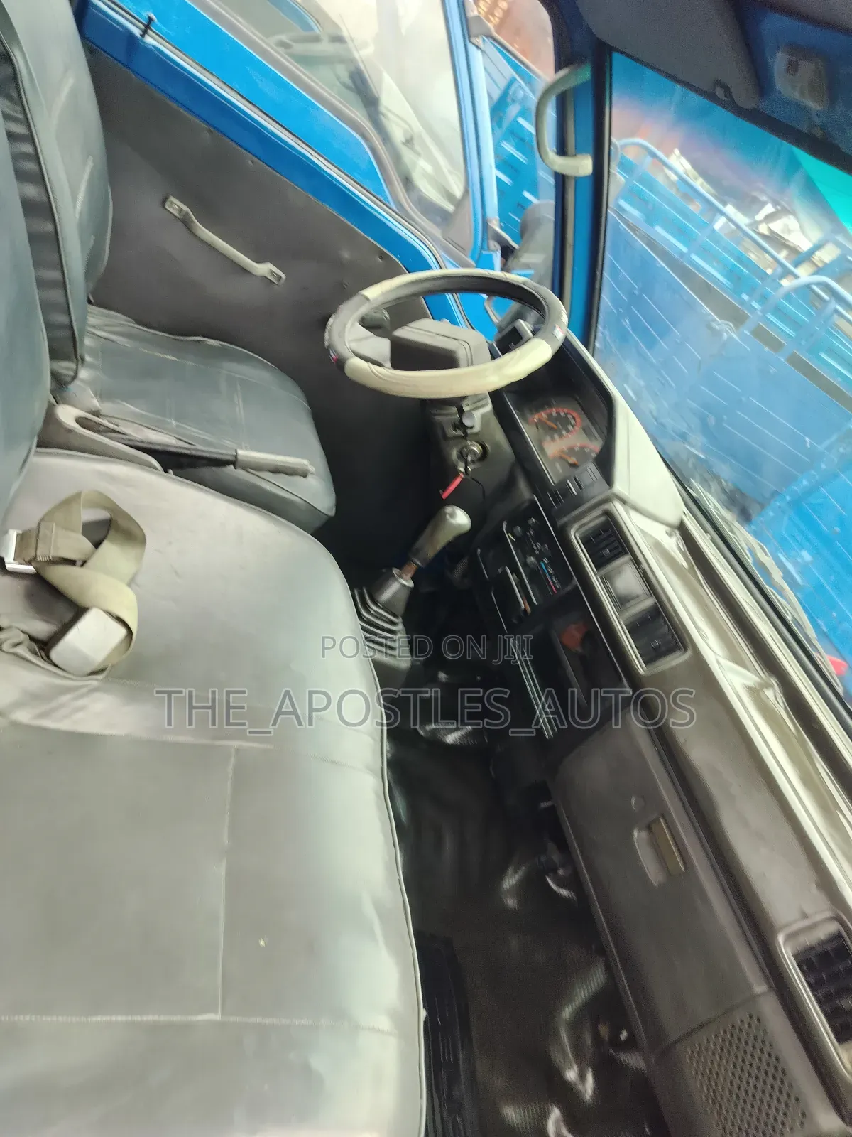 Blue Color Derica Mitsubishi Truck With Injector Engine