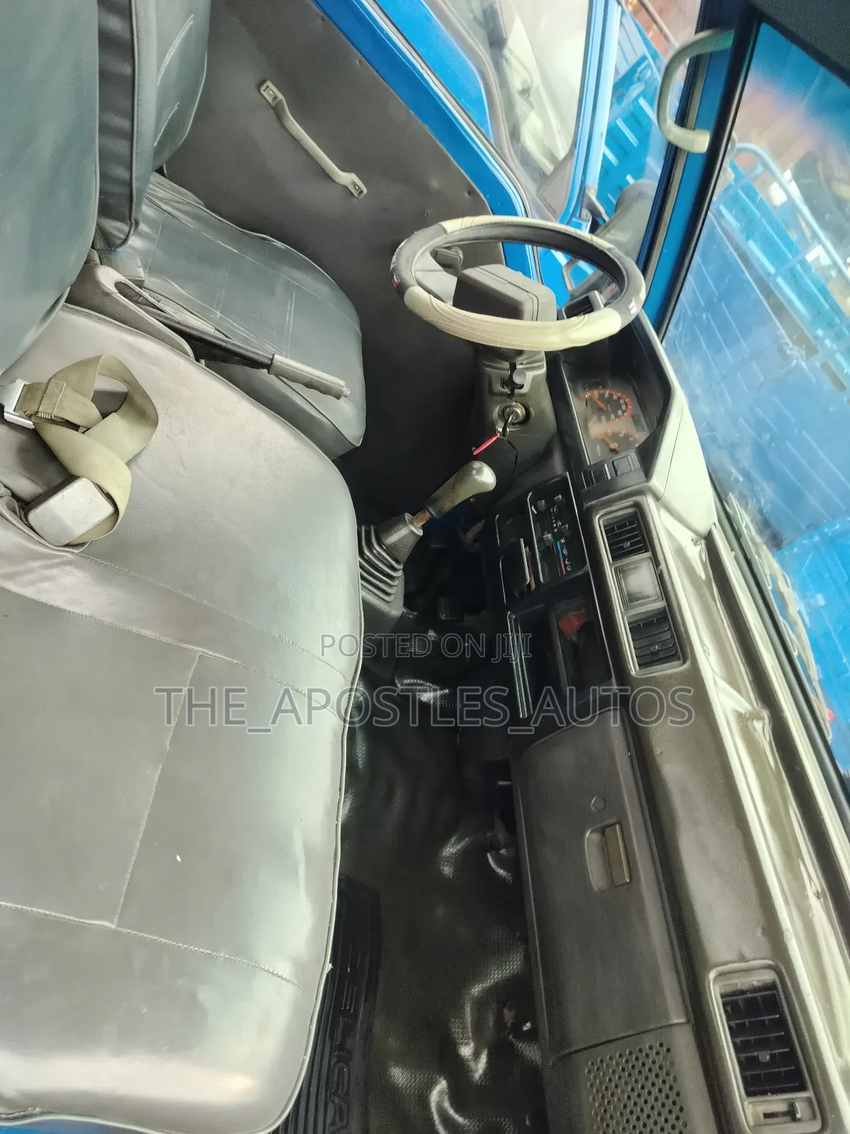 Blue Color Derica Mitsubishi Truck With Injector Engine