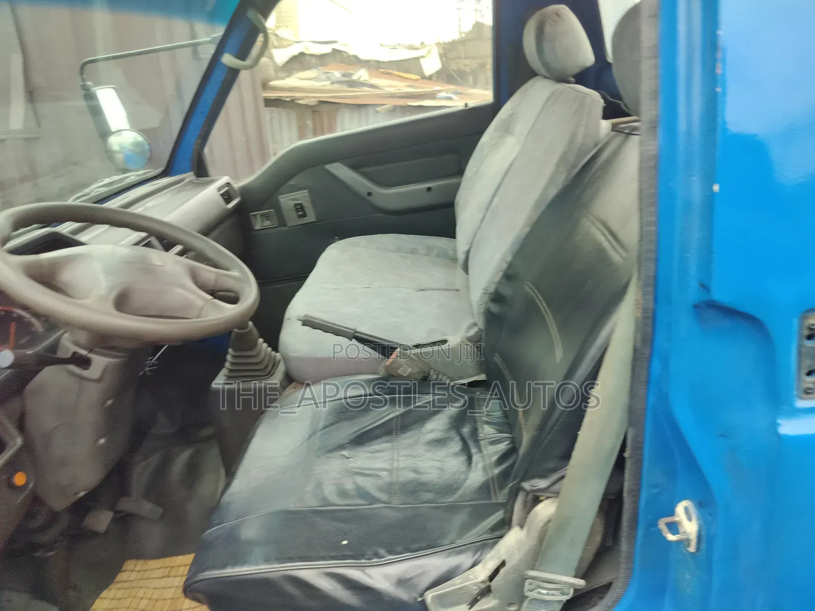 Mitsubishi Delica 2016 Blue