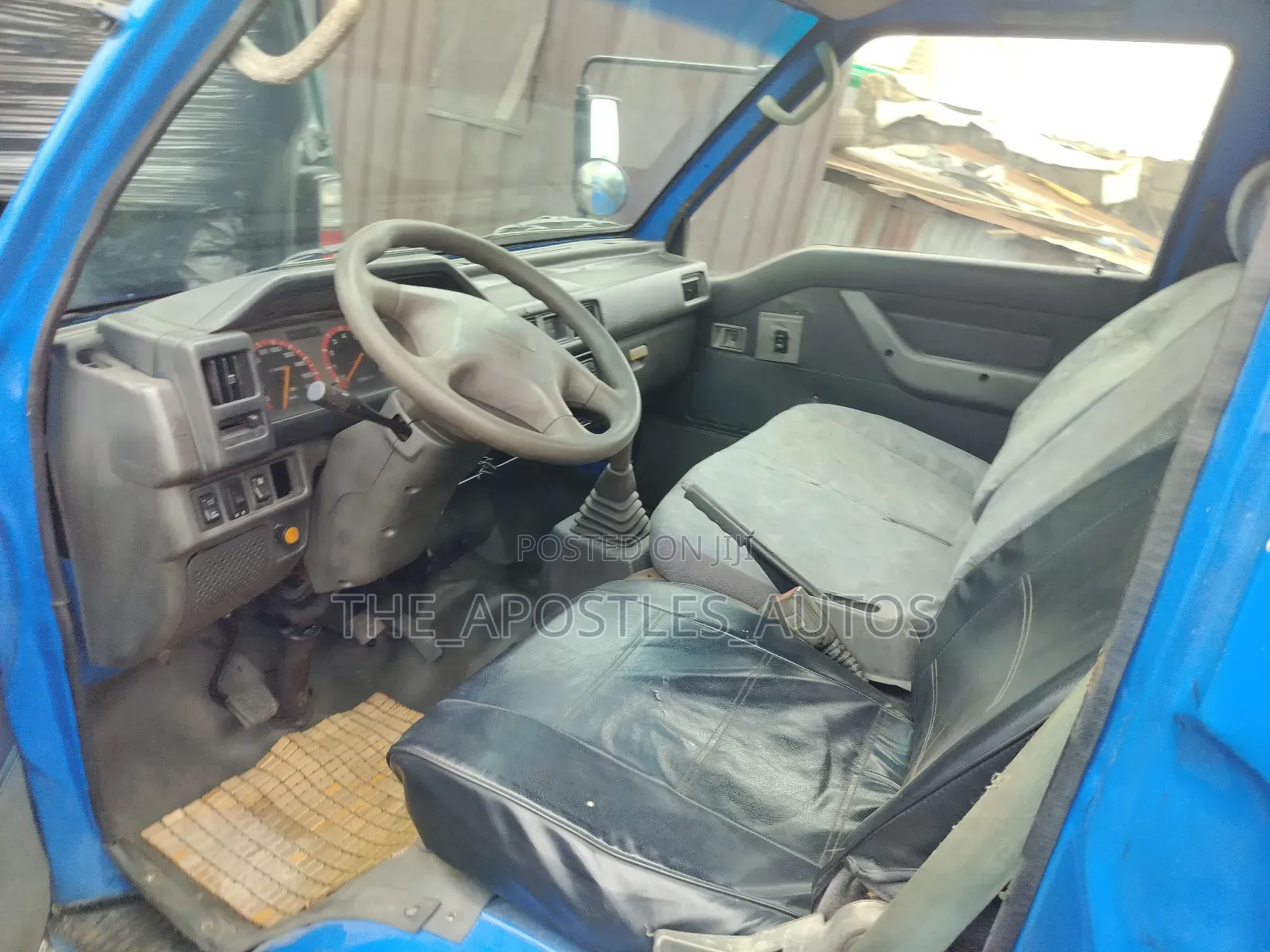 Mitsubishi Delica 2016 Blue
