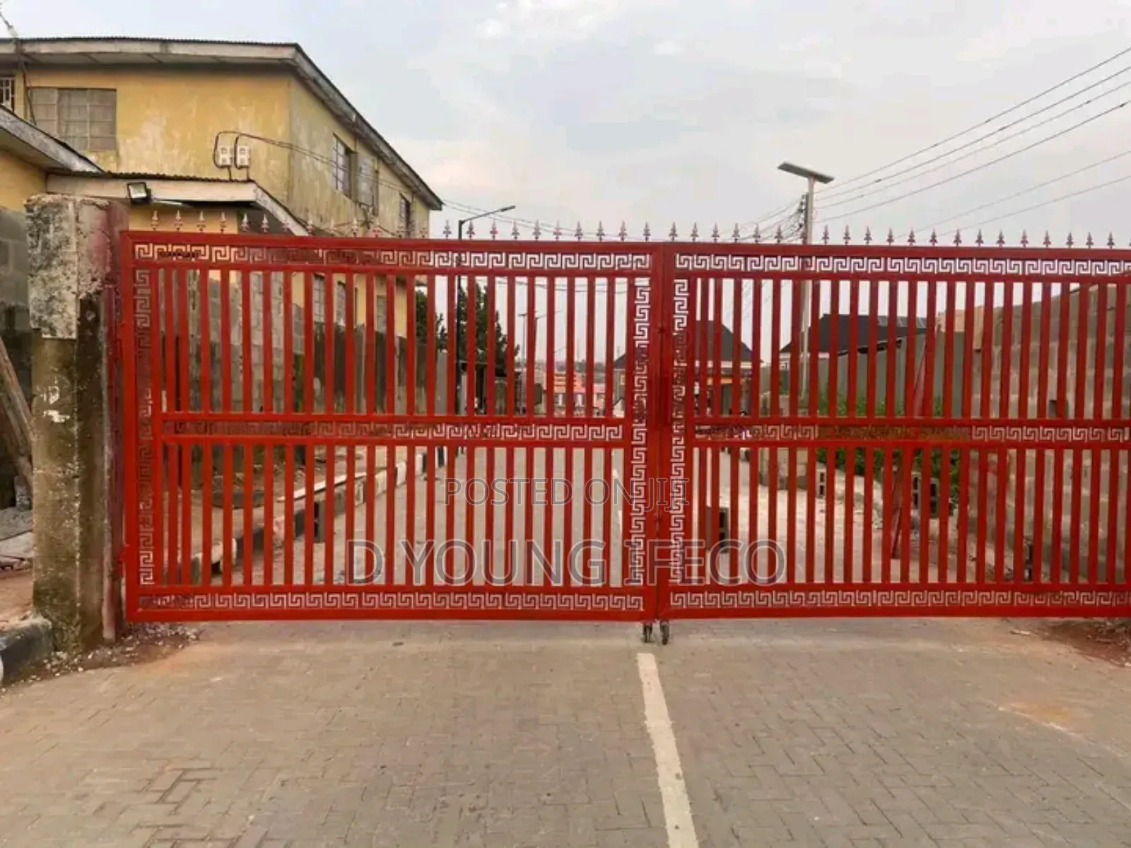 Transparent Morden Gate