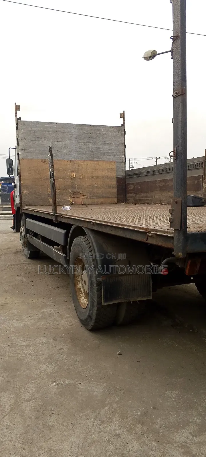 Man Diesel 6 Tires Truck