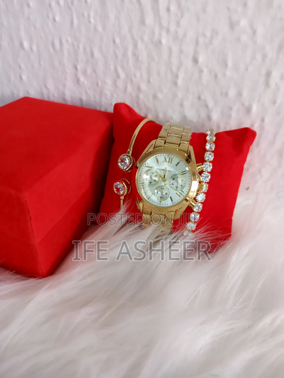 Michael Kors Ladies Wristwatch With 2 Bracelets - 03
