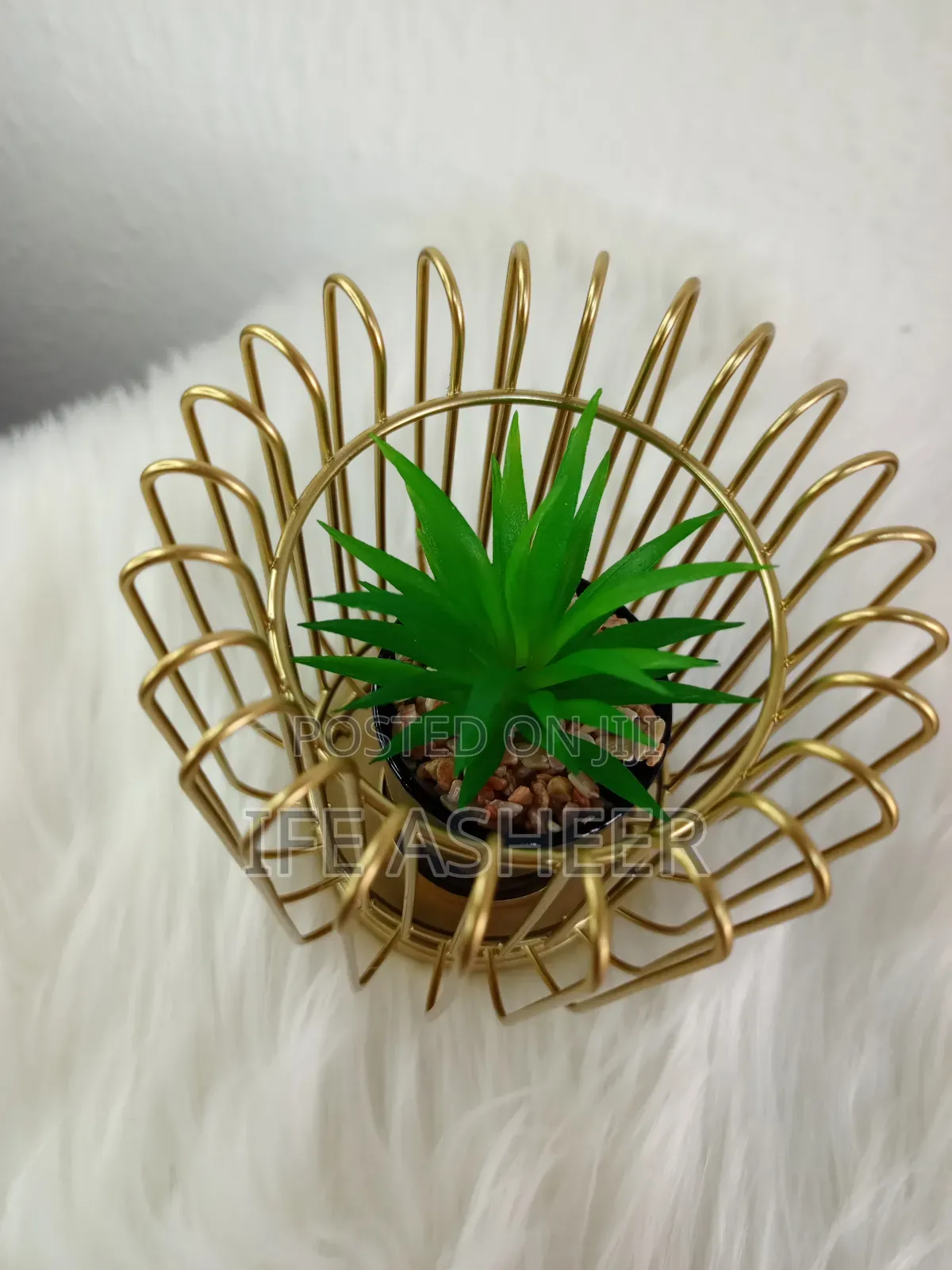 Gold Flower Vase for Shelves Tables 004