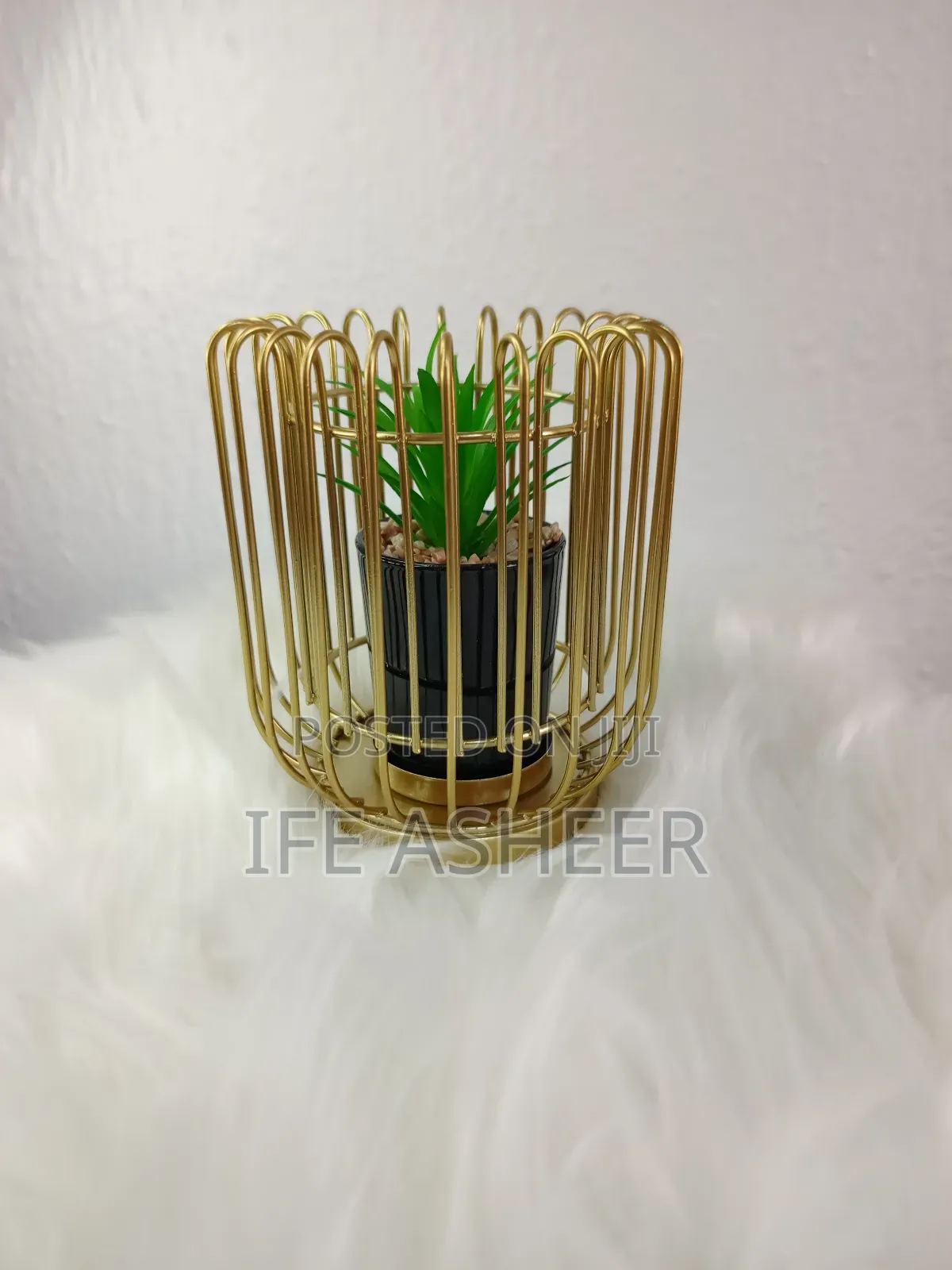 Gold Flower Vase for Shelves Tables 004