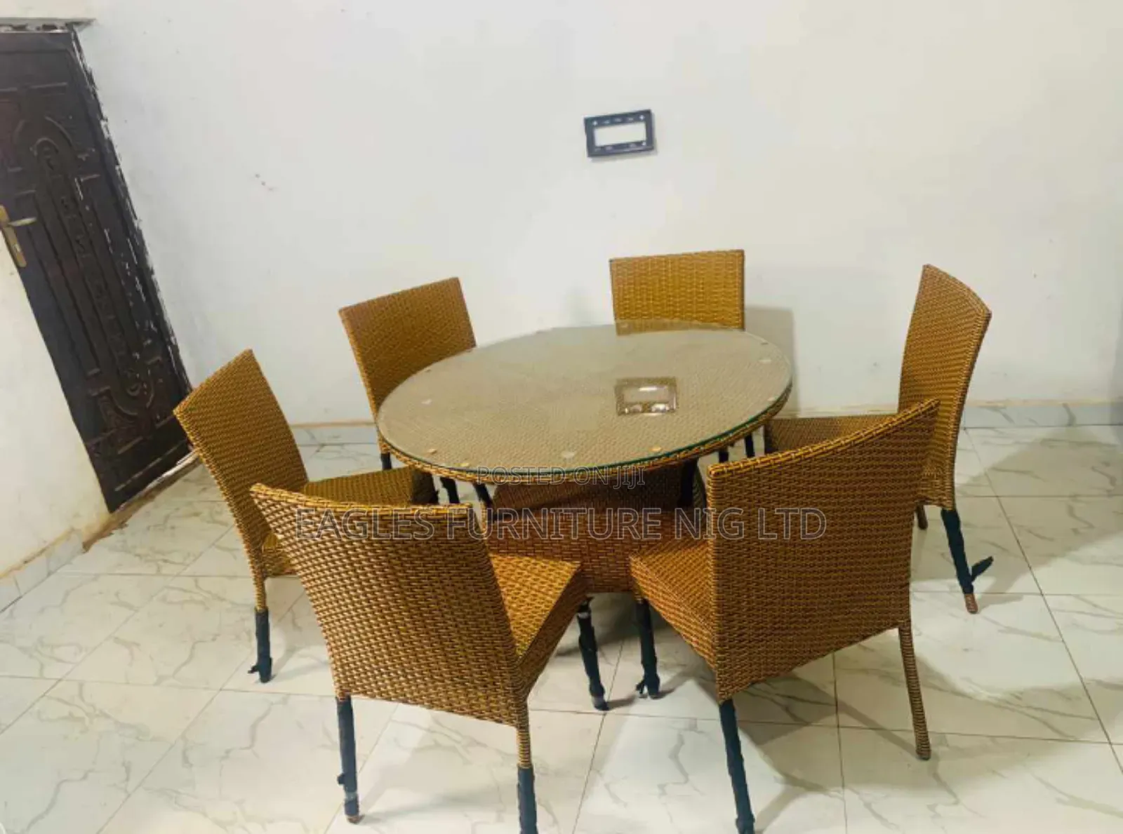Quality Set of Rattan Outdoor and Indoor Dining Table