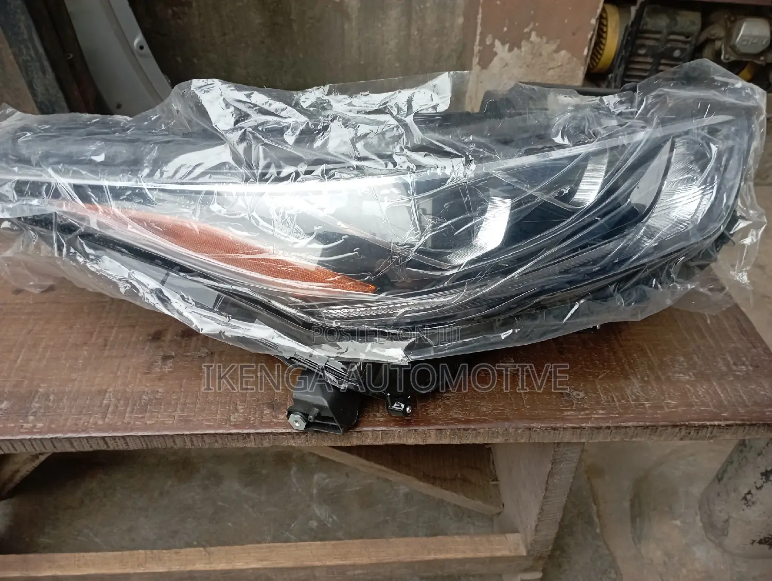 Headlight Toyota Highlander 2018