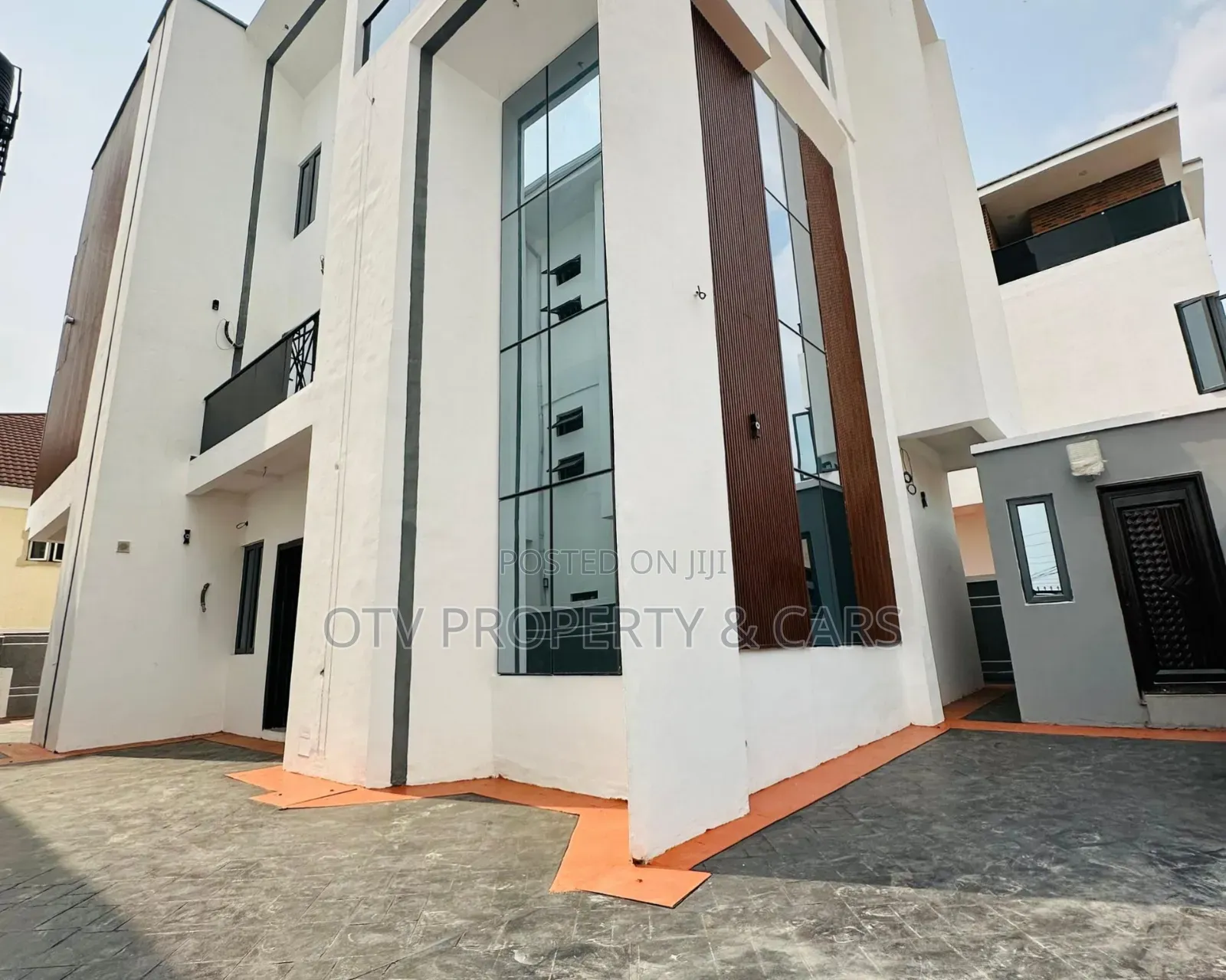 Furnished 5bdrm Duplex in GRA Phase 1 for sale