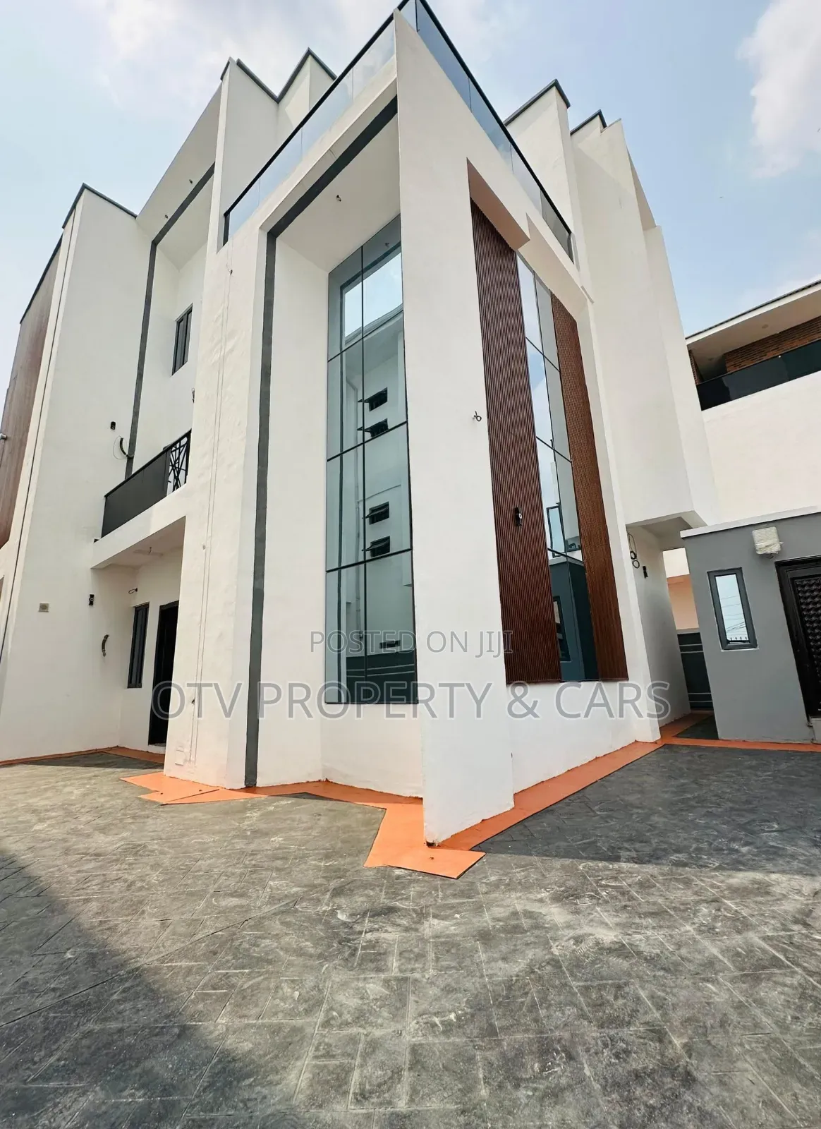 Furnished 5bdrm Duplex in GRA Phase 1 for sale