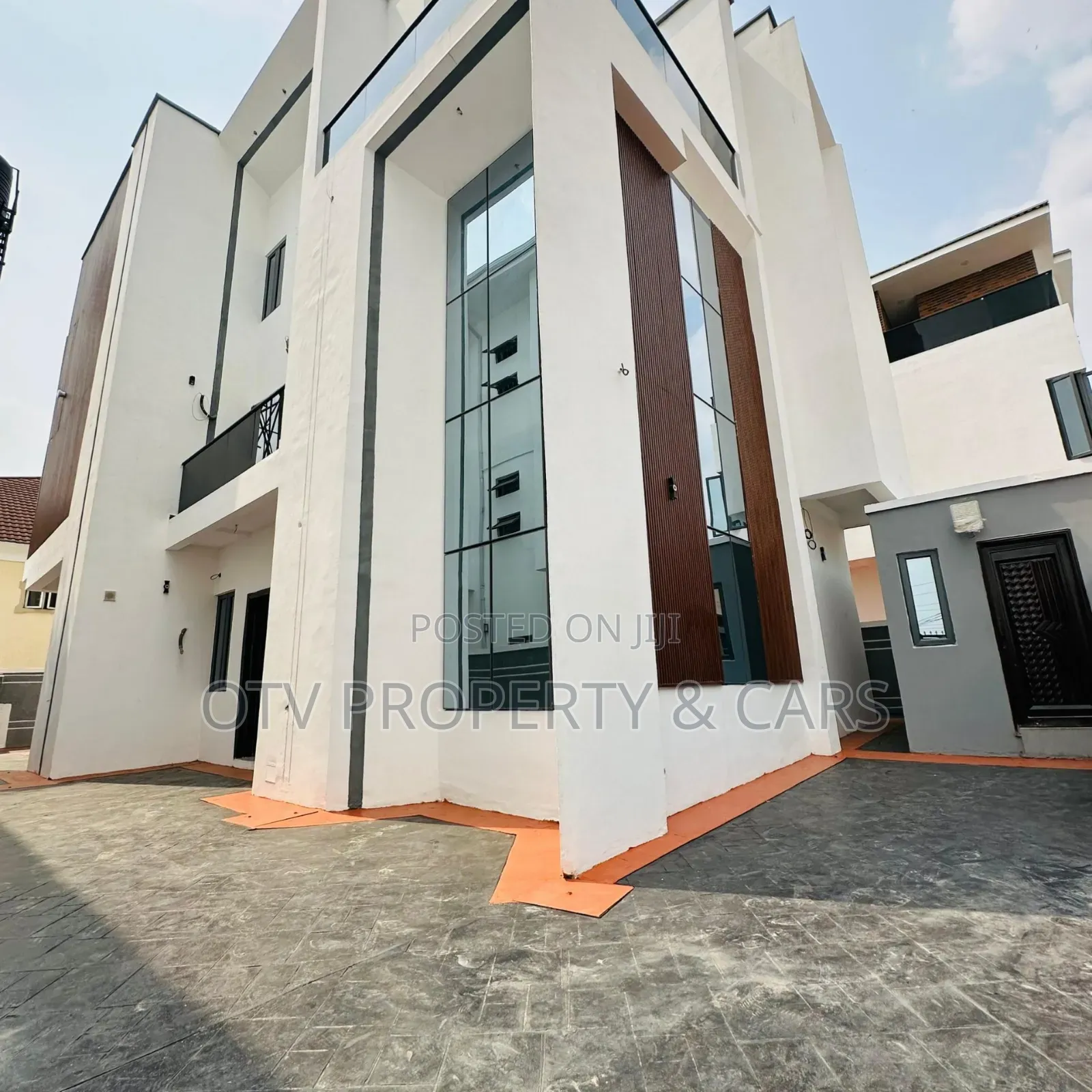 Furnished 5bdrm Duplex in GRA Phase 1 for sale