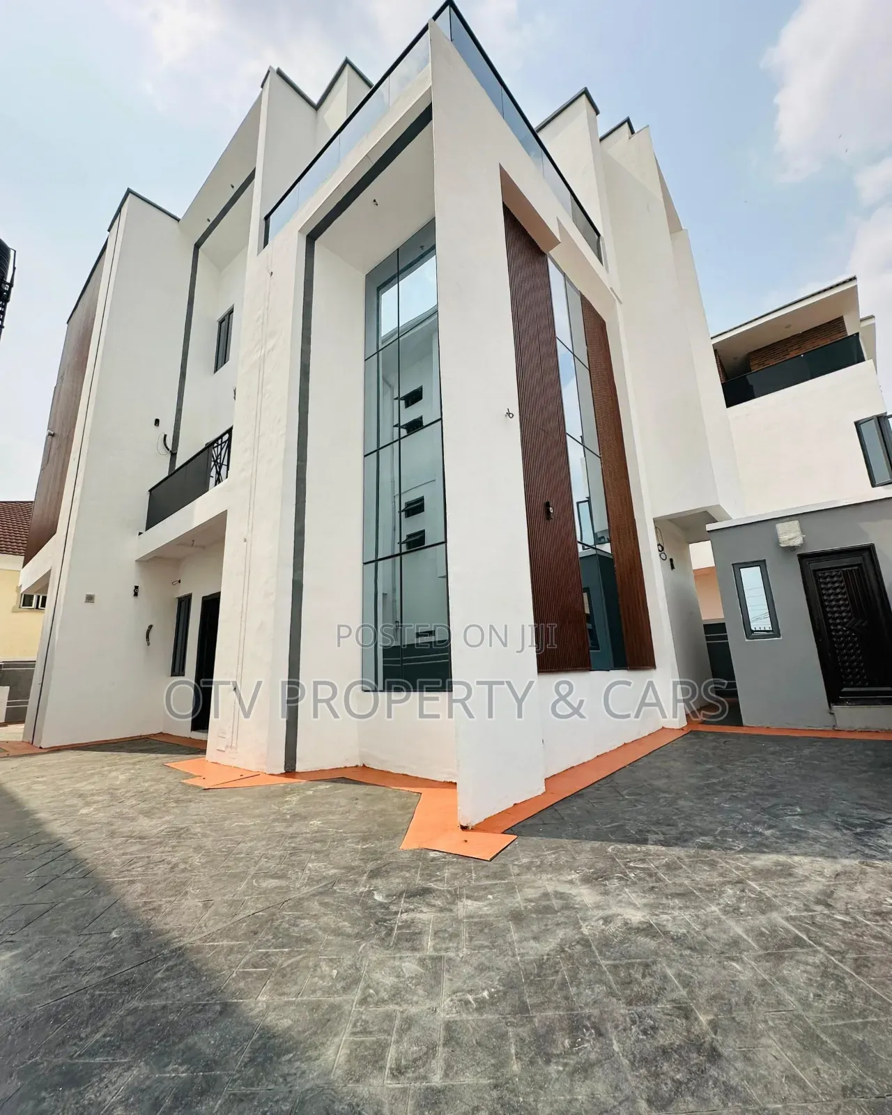 Furnished 5bdrm Duplex in GRA Phase 1 for sale