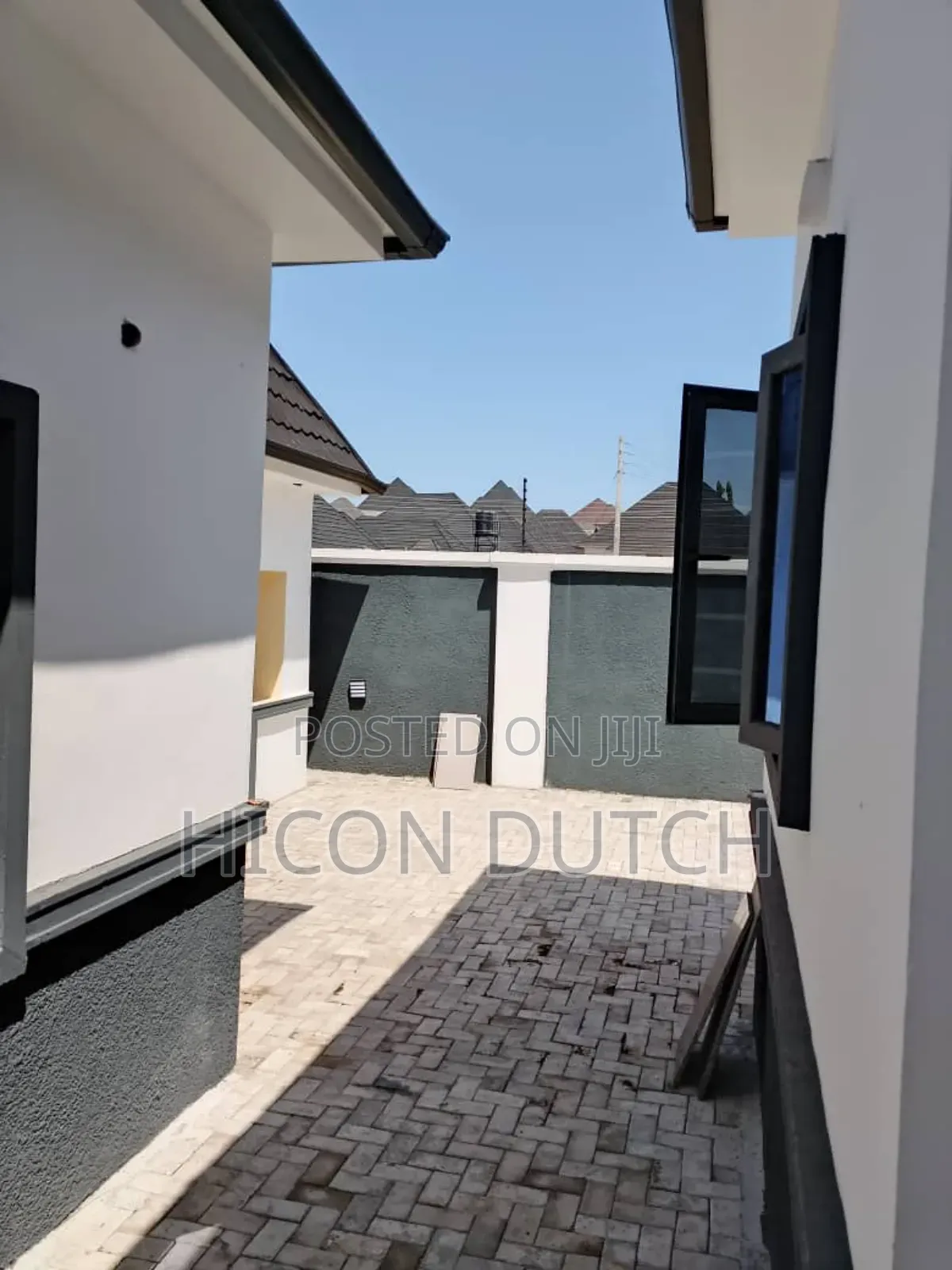 4bdrm Bungalow in Queens Estate, Gwarinpa for sale