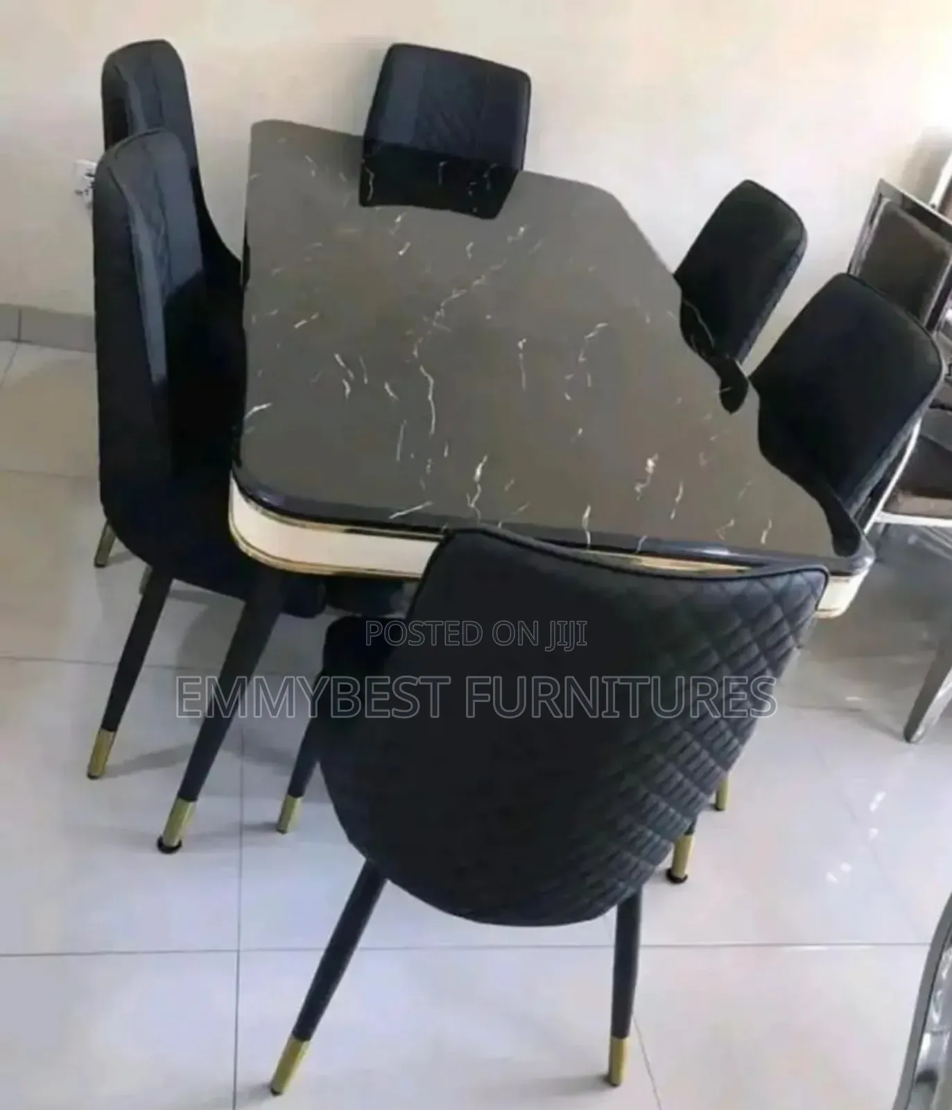Classic Dinning Set.