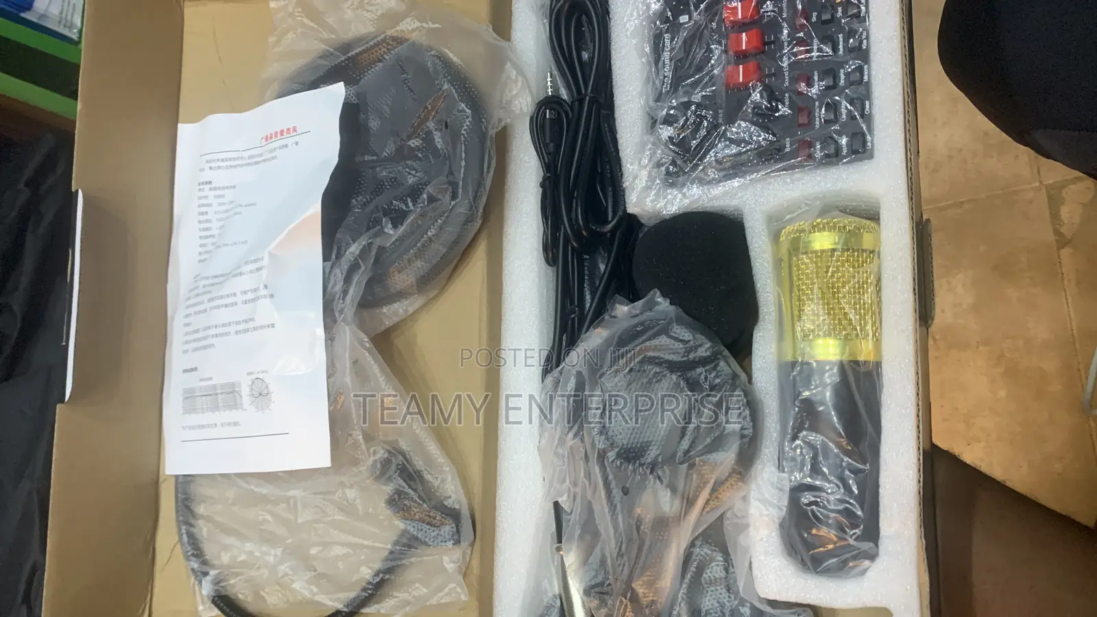 Studio Condenser Microphone With Filter Sound Card and Stand