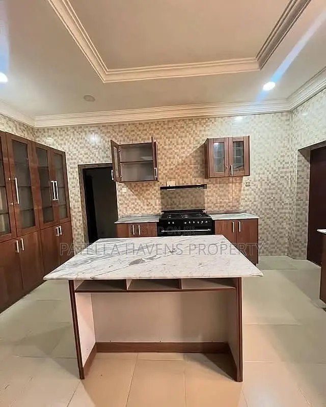 5bdrm Duplex in Life Camp for sale