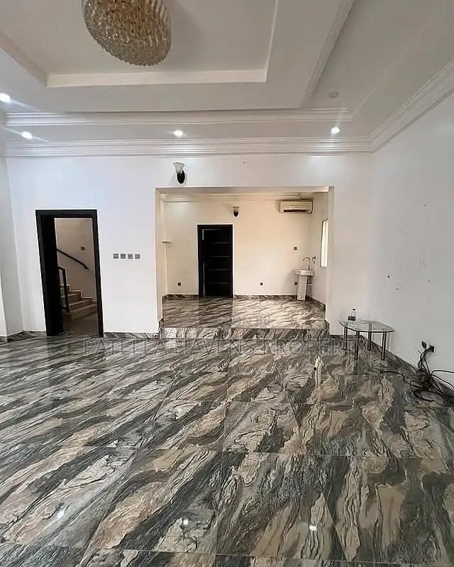 5bdrm Duplex in Life Camp for sale