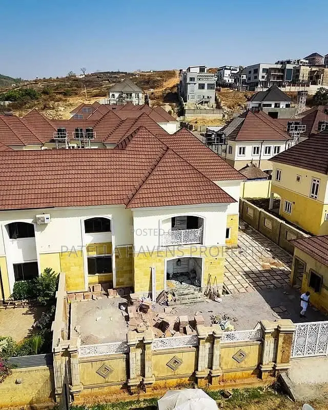 4bdrm Duplex in Guzape District for sale