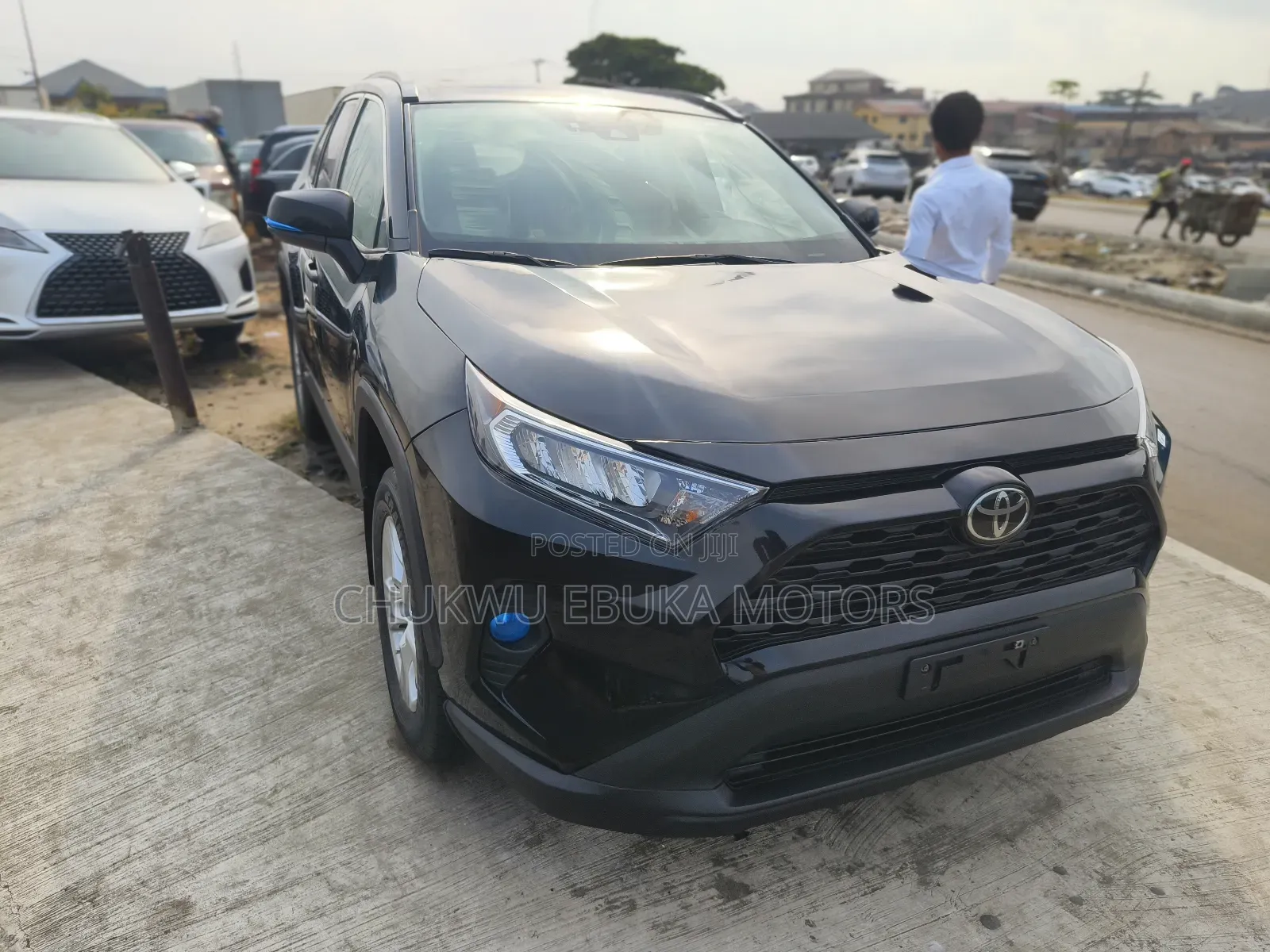 Toyota RAV4 XLE 2021 Black